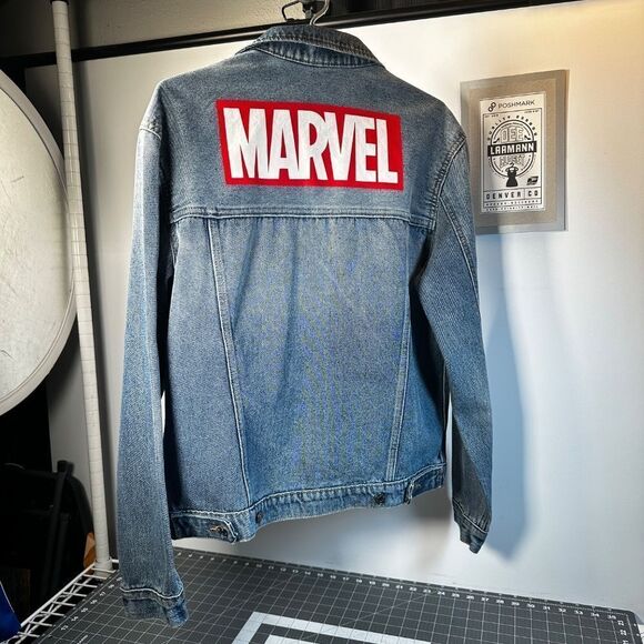 MARVEL®  |  DENIM & DENIM  |  TRUCKER JACKET  |  LARGE LOGO  |  6-POCKETS  | - Picture 14 of 16
